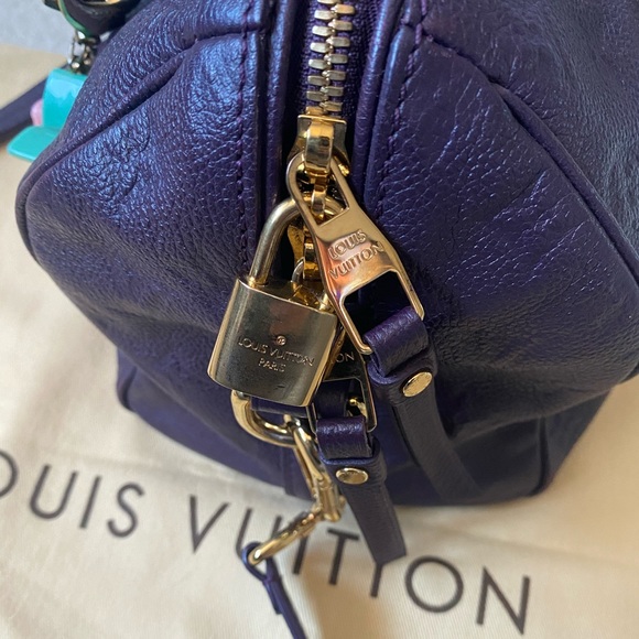 SOLD **AUTHENTIC LOUIS VUITTON HANDBAG** - Picture 5 of 16